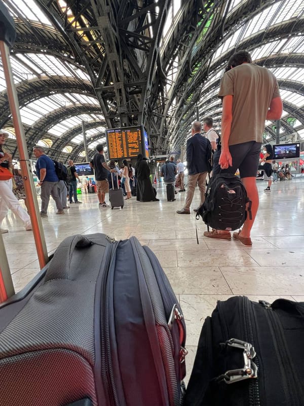 Freccia Rossa per Parigi, ufficio temporaneo incluso